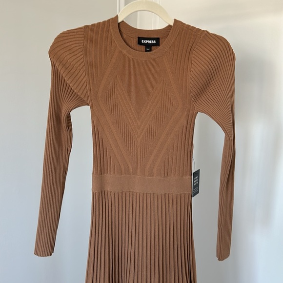 Express Brown Maxi Dress - Picture 2 of 3
